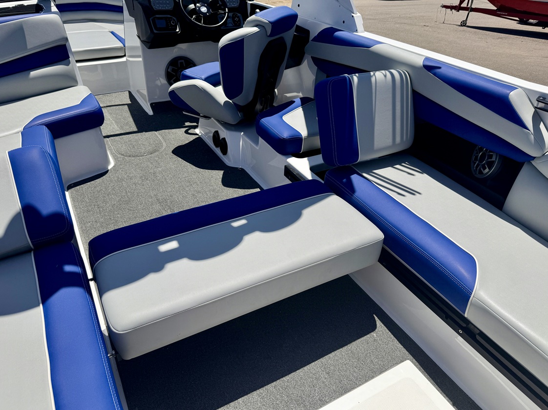 2020 Axis A24 - LIKE NEW - 80 HOURS - M6DI Icon